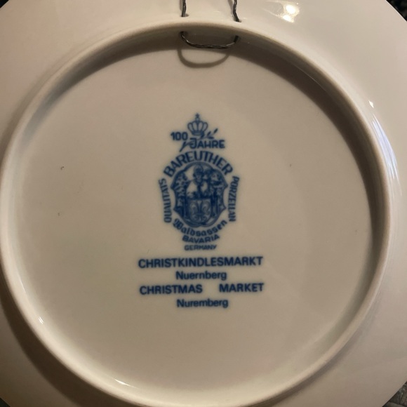 1969 Bareuther Christmas Market Weihnachten Blue White Porcelain Nuremberg Plate - Picture 3 of 3